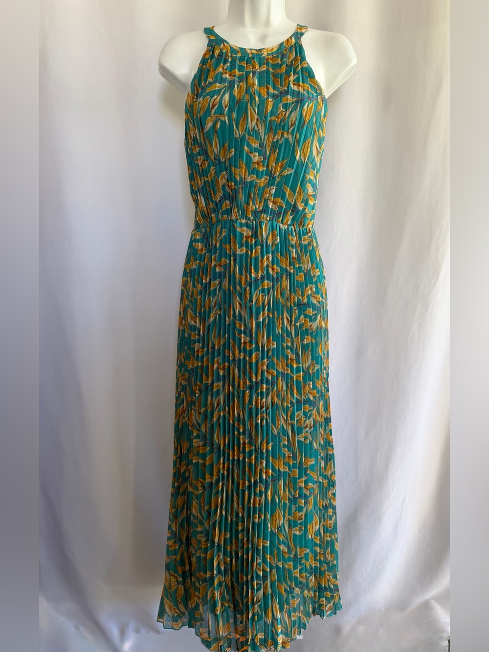 WD.NY Women’s Pleated Maxi Dress Size Medium Teal Gold Leaf Print Halter